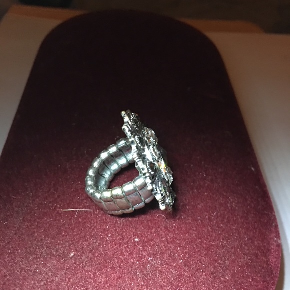 Rhinestone Statement Ring - Picture 3 of 3